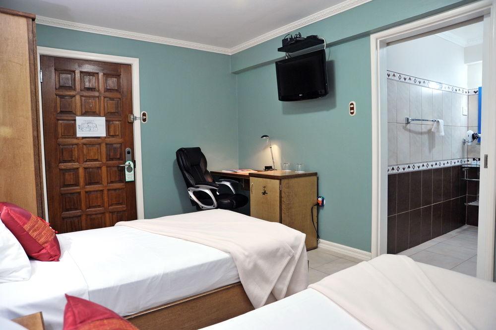 Culture Crossroads Inn Port of Spain ภายนอก รูปภาพ