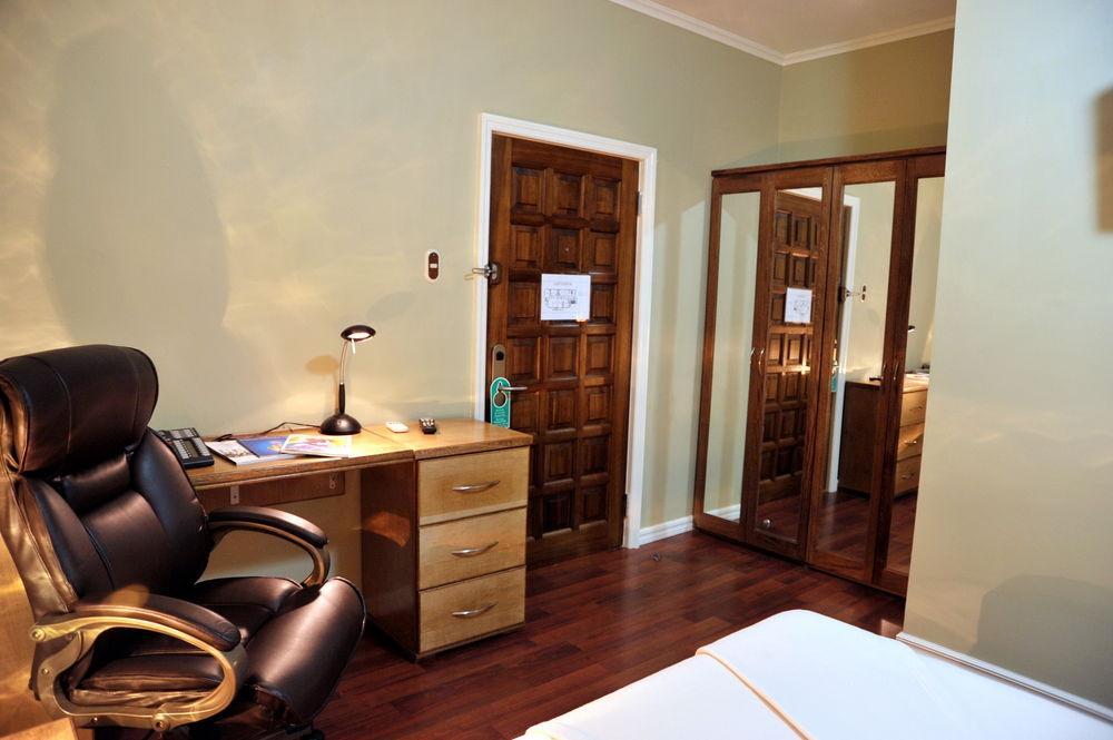 Culture Crossroads Inn Port of Spain ภายนอก รูปภาพ