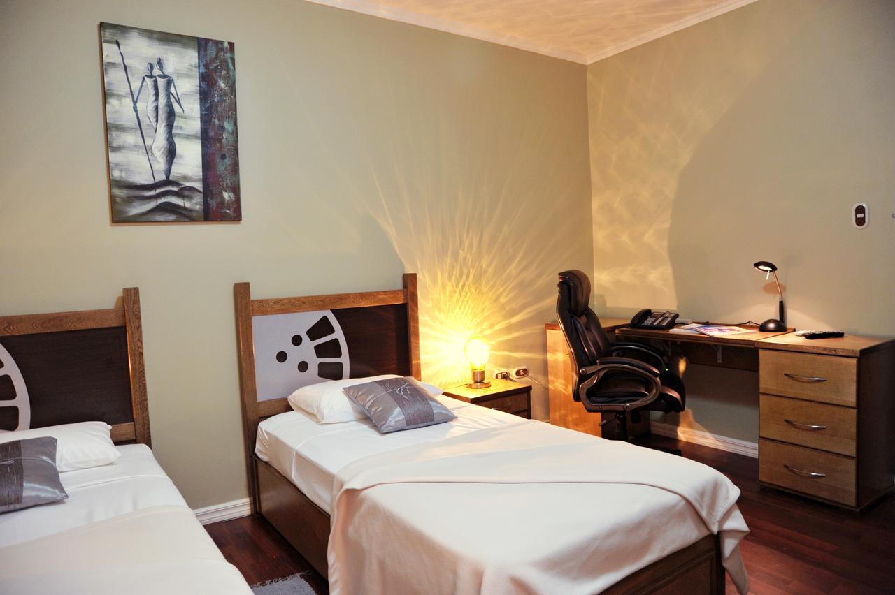 Culture Crossroads Inn Port of Spain ภายนอก รูปภาพ