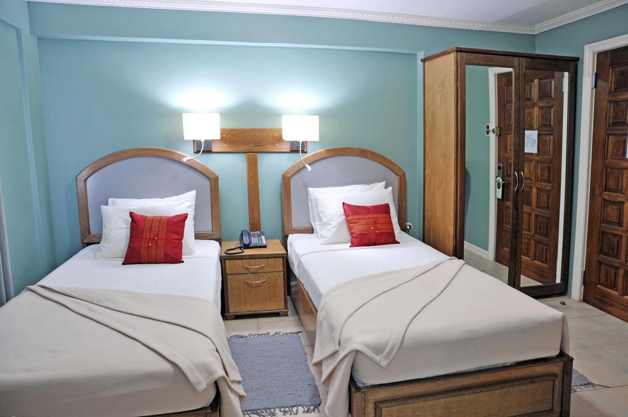 Culture Crossroads Inn Port of Spain ภายนอก รูปภาพ