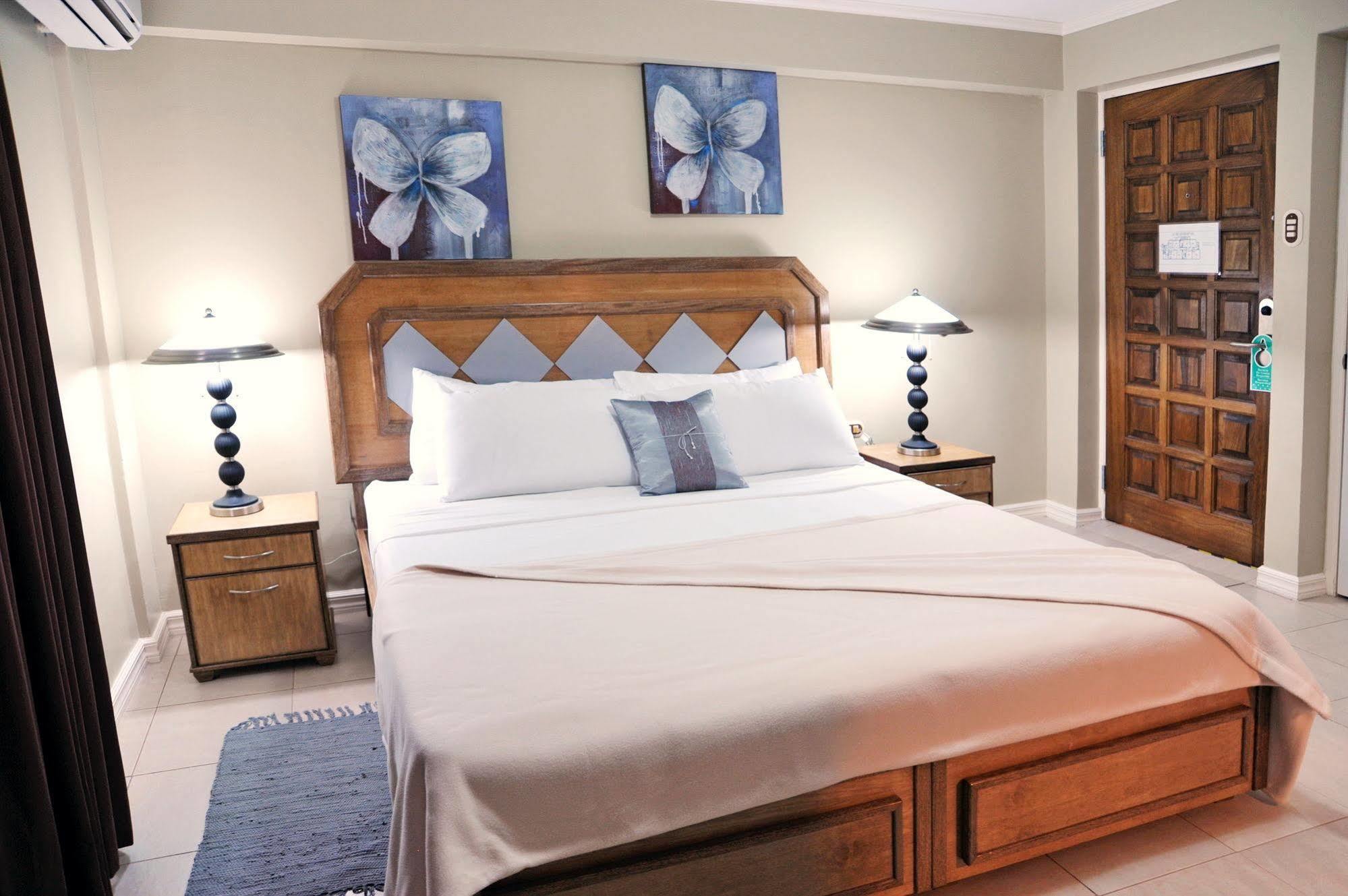 Culture Crossroads Inn Port of Spain ภายนอก รูปภาพ