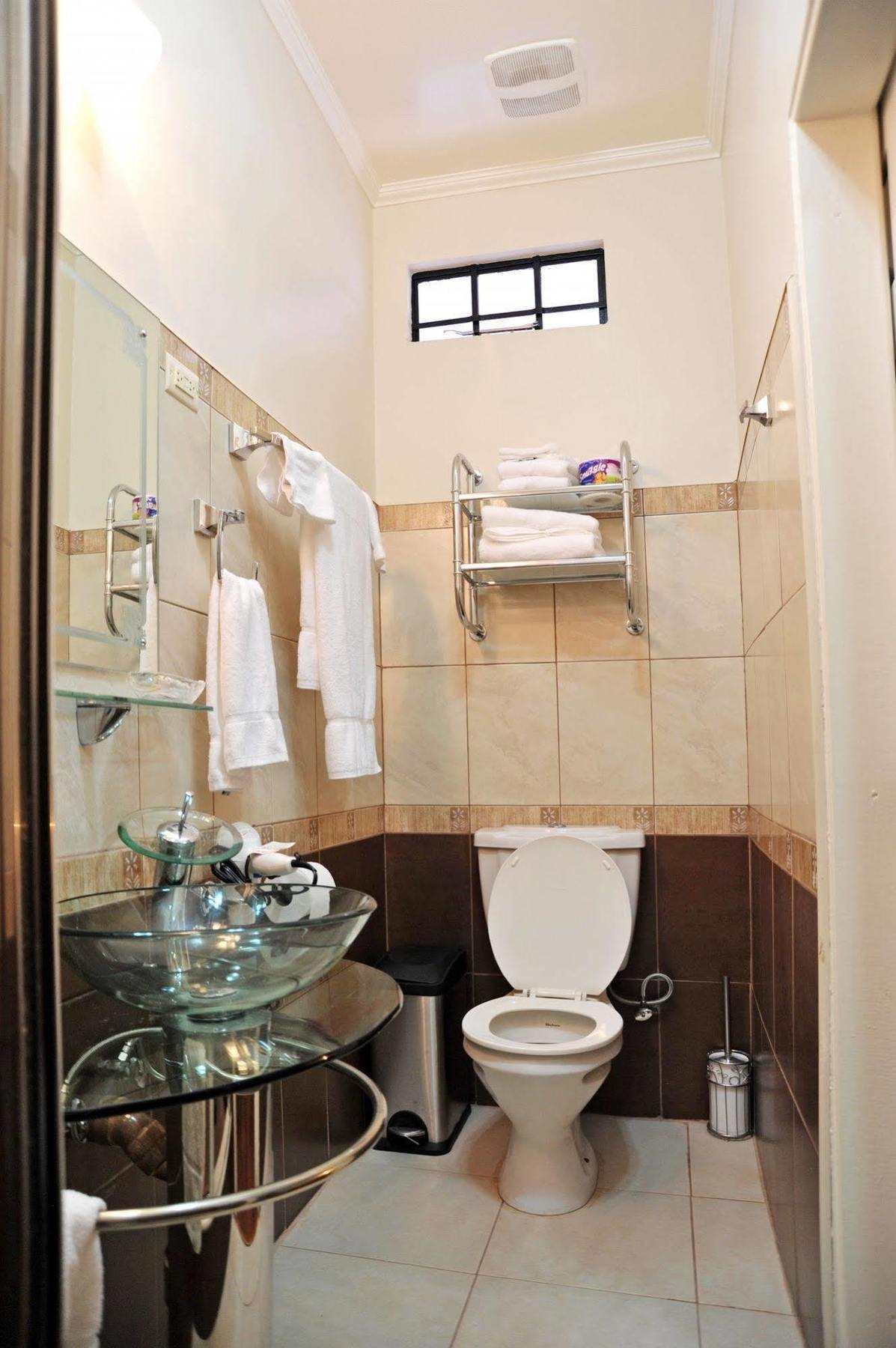 Culture Crossroads Inn Port of Spain ภายนอก รูปภาพ