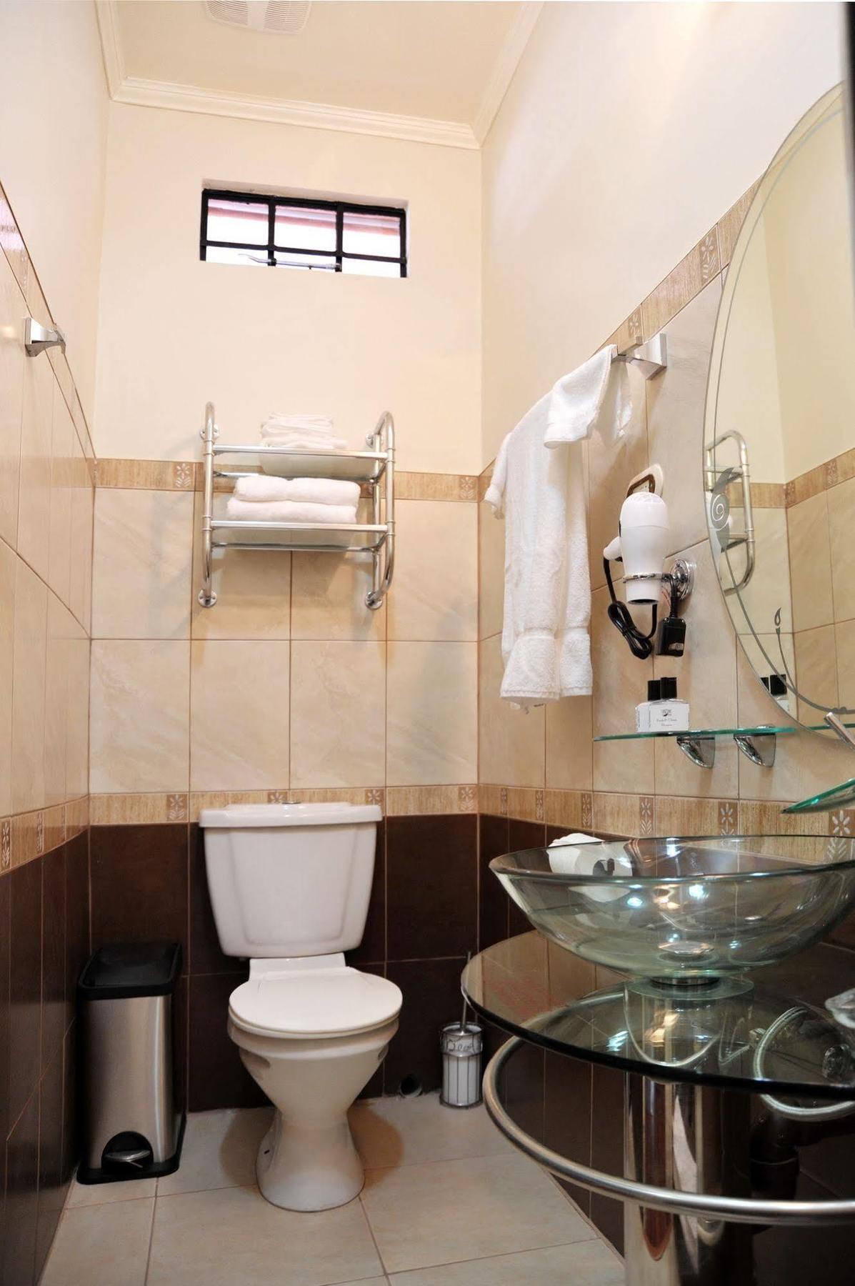 Culture Crossroads Inn Port of Spain ภายนอก รูปภาพ