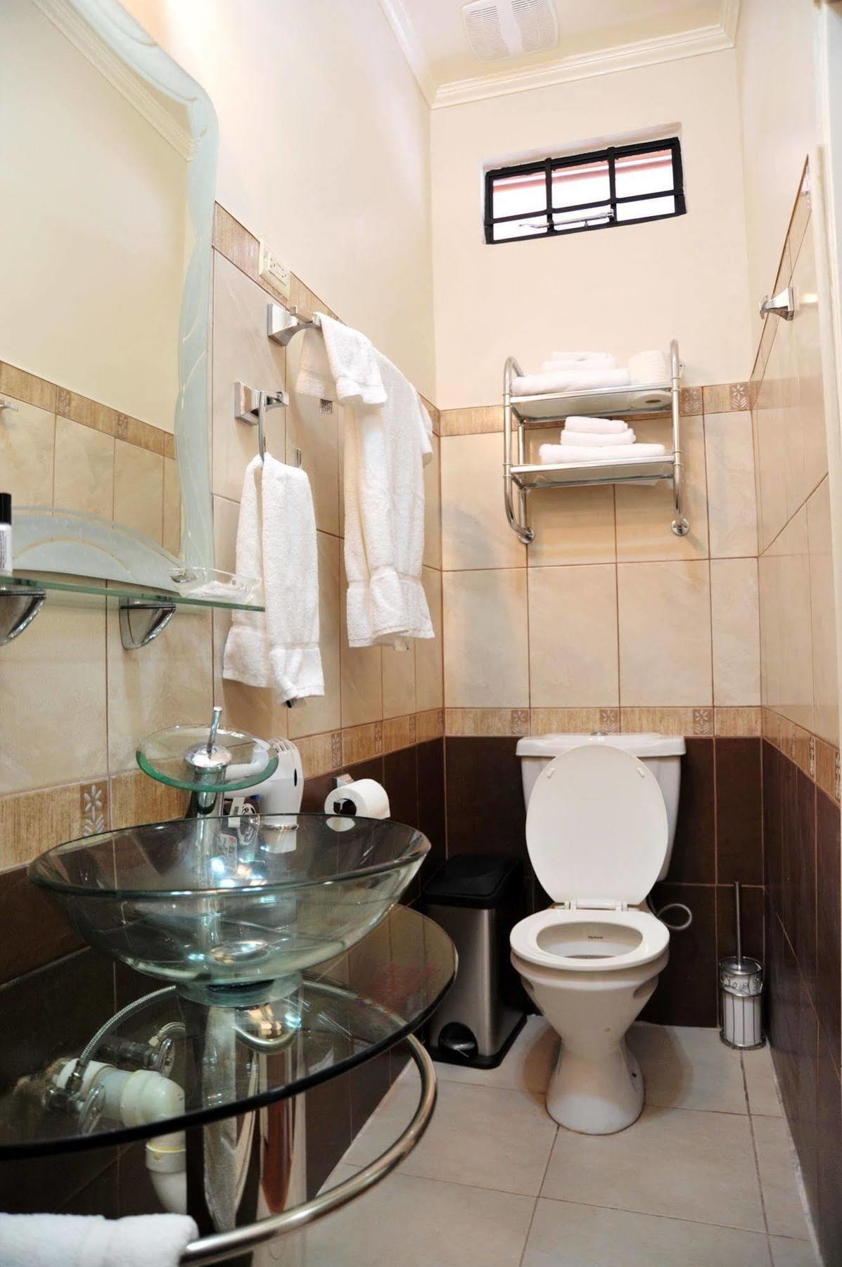 Culture Crossroads Inn Port of Spain ภายนอก รูปภาพ